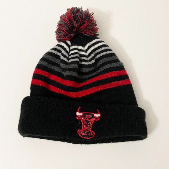 NBA Chicago Bulls New Era Knit Beanie Hat Pom Pom One Size - Picture 1 of 15